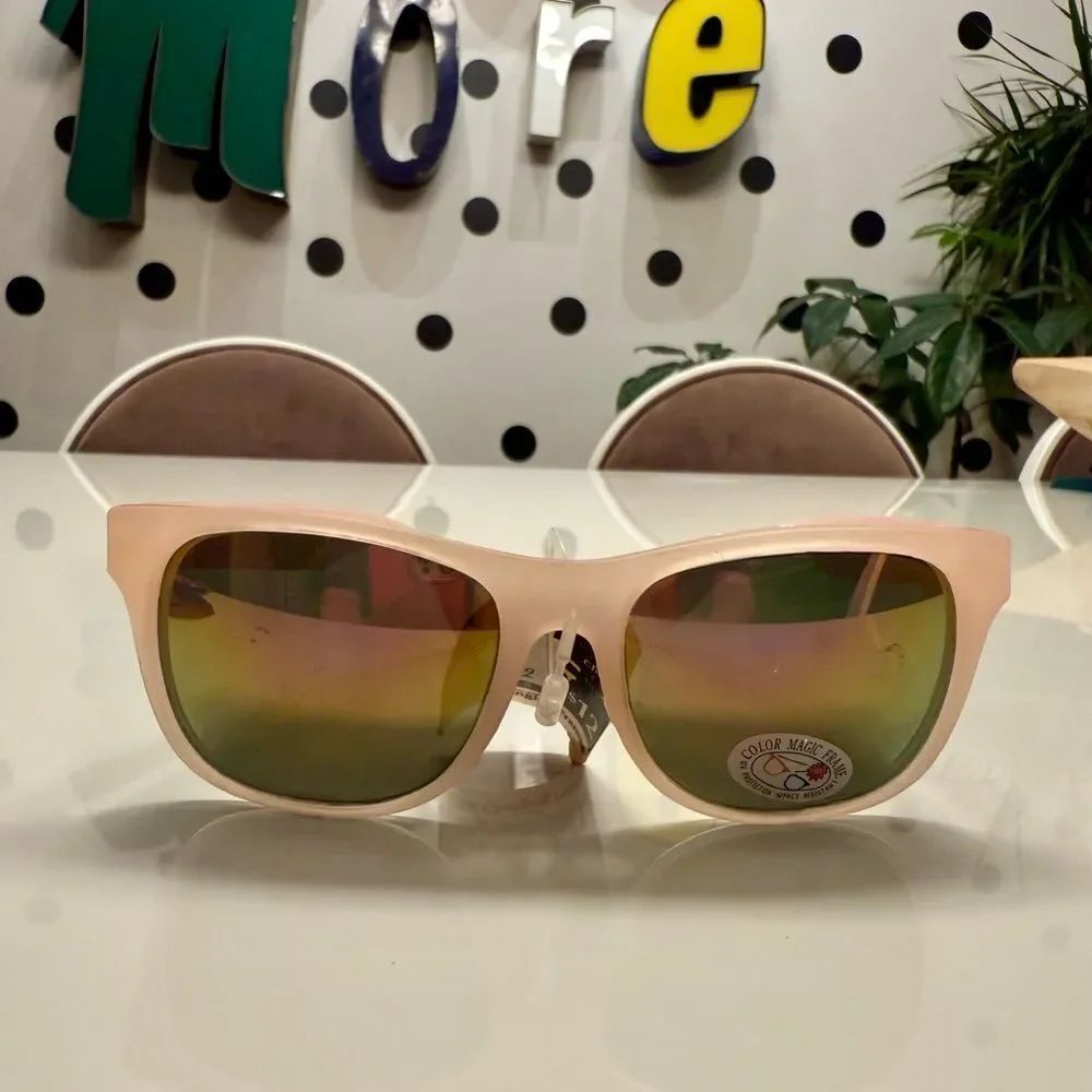 True Vintage Deadstock 80s 90s Pink Frosted Color Changing Wayfarer Sunglasses